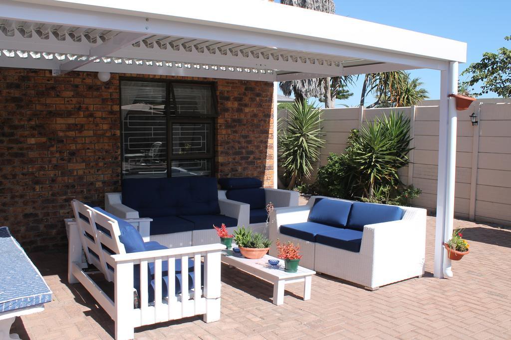 Quest Bed And Breakfast Melkbosstrand Exterior photo